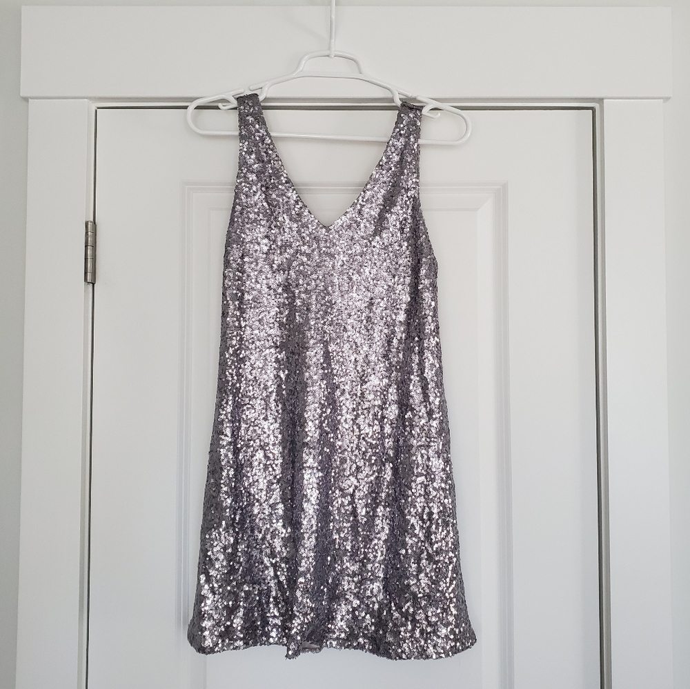 Forever 21 Silver Sequin Dress with Bow Back - Picture 5 of 8